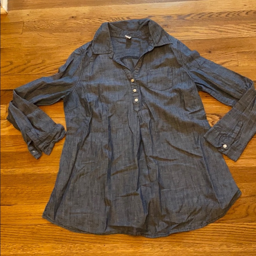 Gap maternity top
